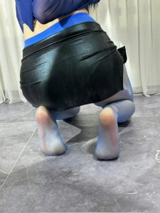 “女星”深夜被曝与富商同行，实则背后暗藏不正当交易