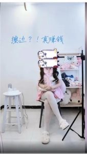 明星婚姻危机：曝光的情感纠葛背后的公众形象崩塌