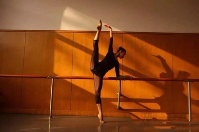 商业航天突破：SpaceX 完成星舰超重型火箭全面回收测试