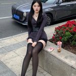 校园深夜“车震”事件:一对情侣因车内“亲密接触”被发现,竟藏有惊人背景!