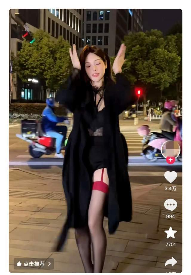 大学生宿舍惊爆丑闻：知名学霸背后竟有惊天秘密！