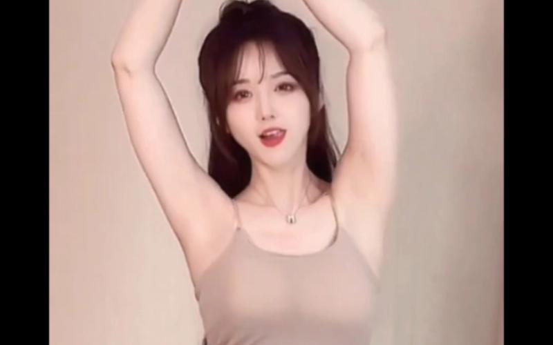 明星小陈的私生活曝光：从恋情到丑闻的跌宕起伏