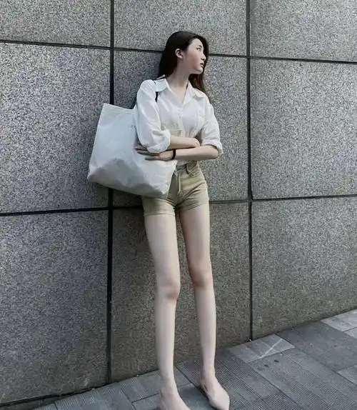 “人气小鲜肉”被曝“潜规则”女演员，竟为上位拉拢剧组成员！