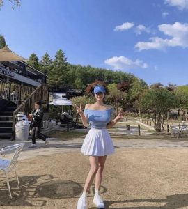 顶流网红“璃月Liya”宣布淡出直播圈：从日入百万到主动放缓节奏，她经历了什么？